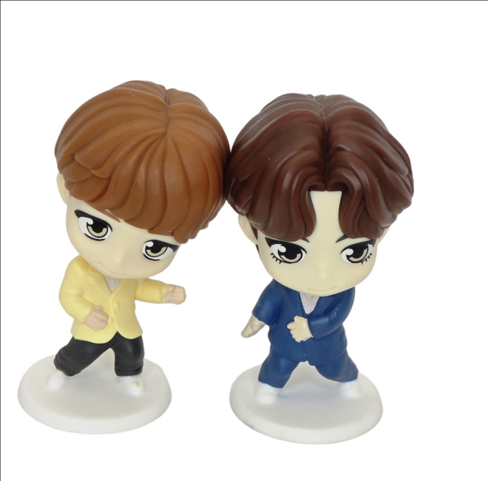 McDonald's  Set Of 2 TinyTAN Happy Meal figurine of the BTS character V. 